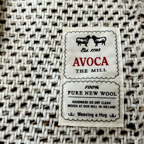 SOLD - Avoca Pure Donegal Wool Throw 56x72 Ivory Tan Made In Ireland Reg. $250 - Picture 5 of 8